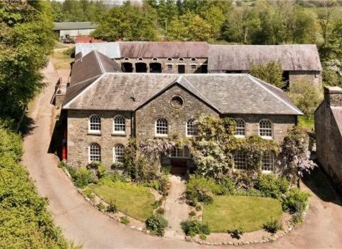 Henllys Estate B And B Bed & Breakfast Llandovery Exterior photo